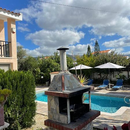 Villa Ocean Stones 1Km From Main Coral Bay Beach Peyia Esterno foto