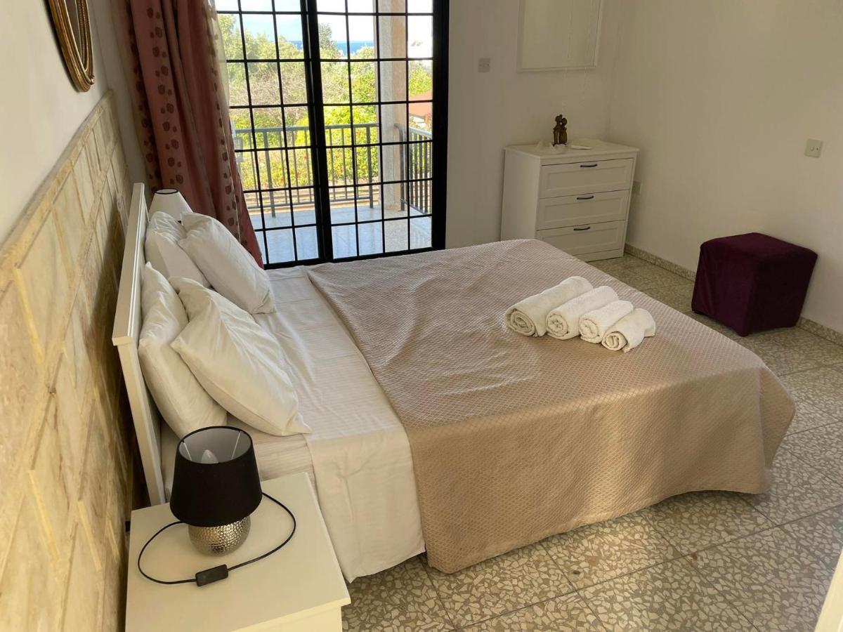 Villa Ocean Stones 1Km From Main Coral Bay Beach Peyia Esterno foto