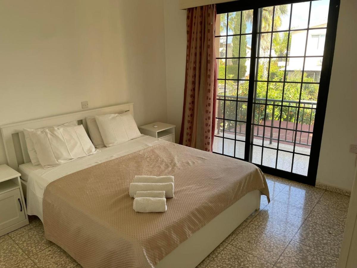 Villa Ocean Stones 1Km From Main Coral Bay Beach Peyia Esterno foto