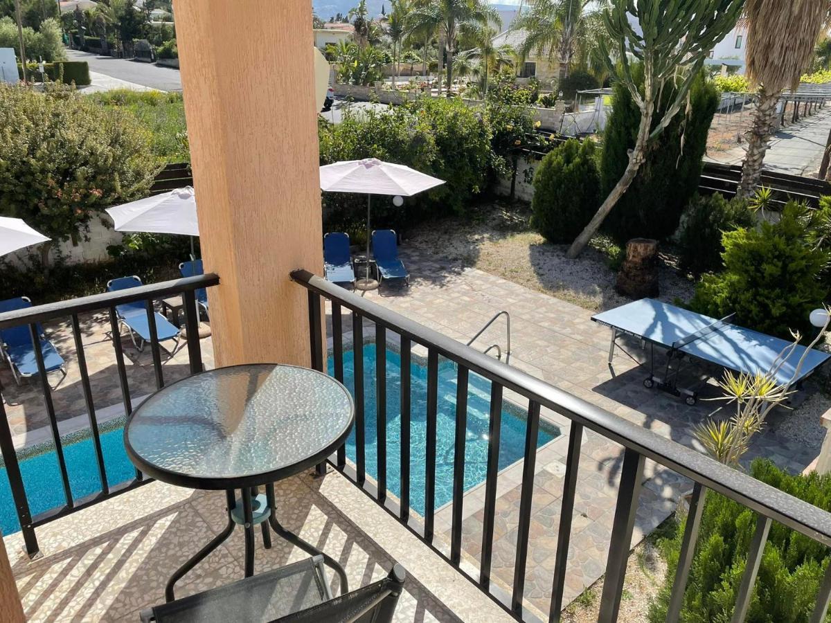Villa Ocean Stones 1Km From Main Coral Bay Beach Peyia Esterno foto